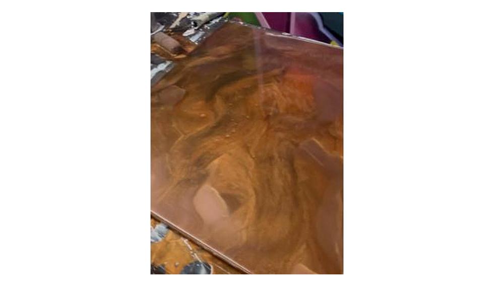 Amber swirled resin pour, close detail
